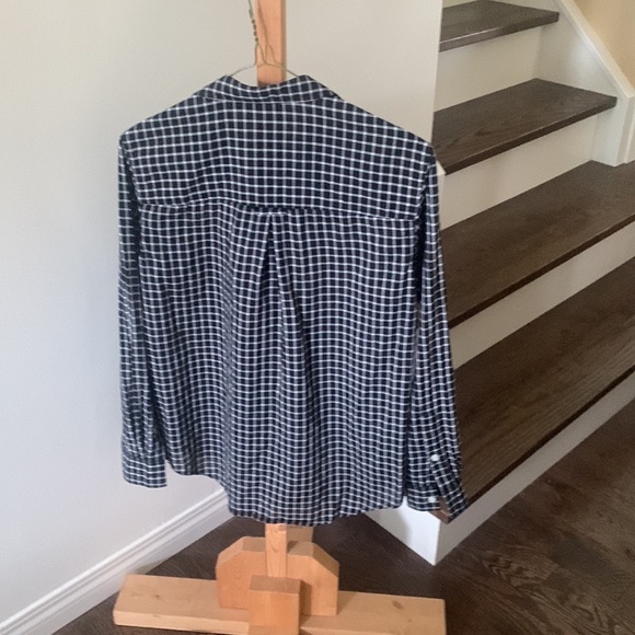 Madewell lightweight button down shirt size XS - Picture 5 of 8